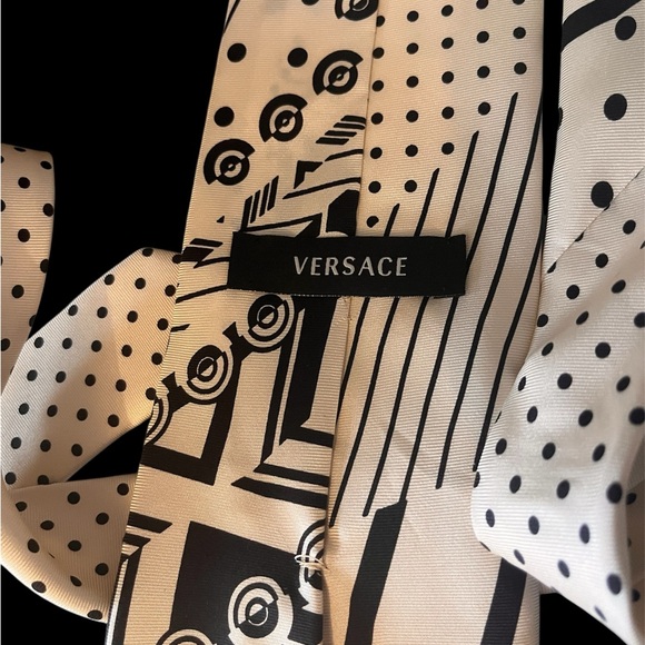 Silk Versace Tie - Picture 6 of 6